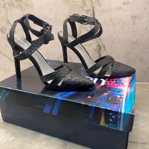 Tildon Black Pointed Toe Heels Size 7.5M